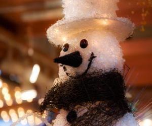 yapboz şapka ve atkı ile Snowman yüz